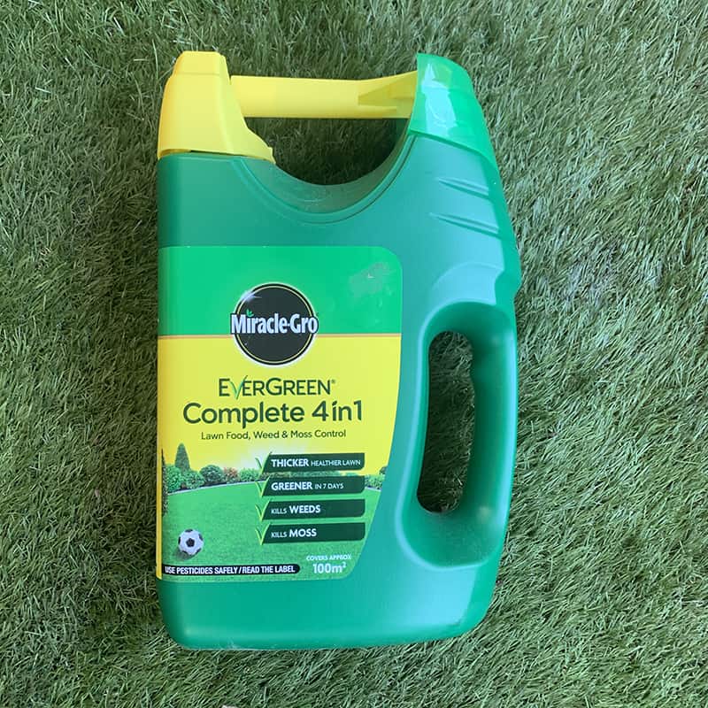 Miracle Gro Evergreen complete 4 in 1 lawn food and weedkiller. Shaker